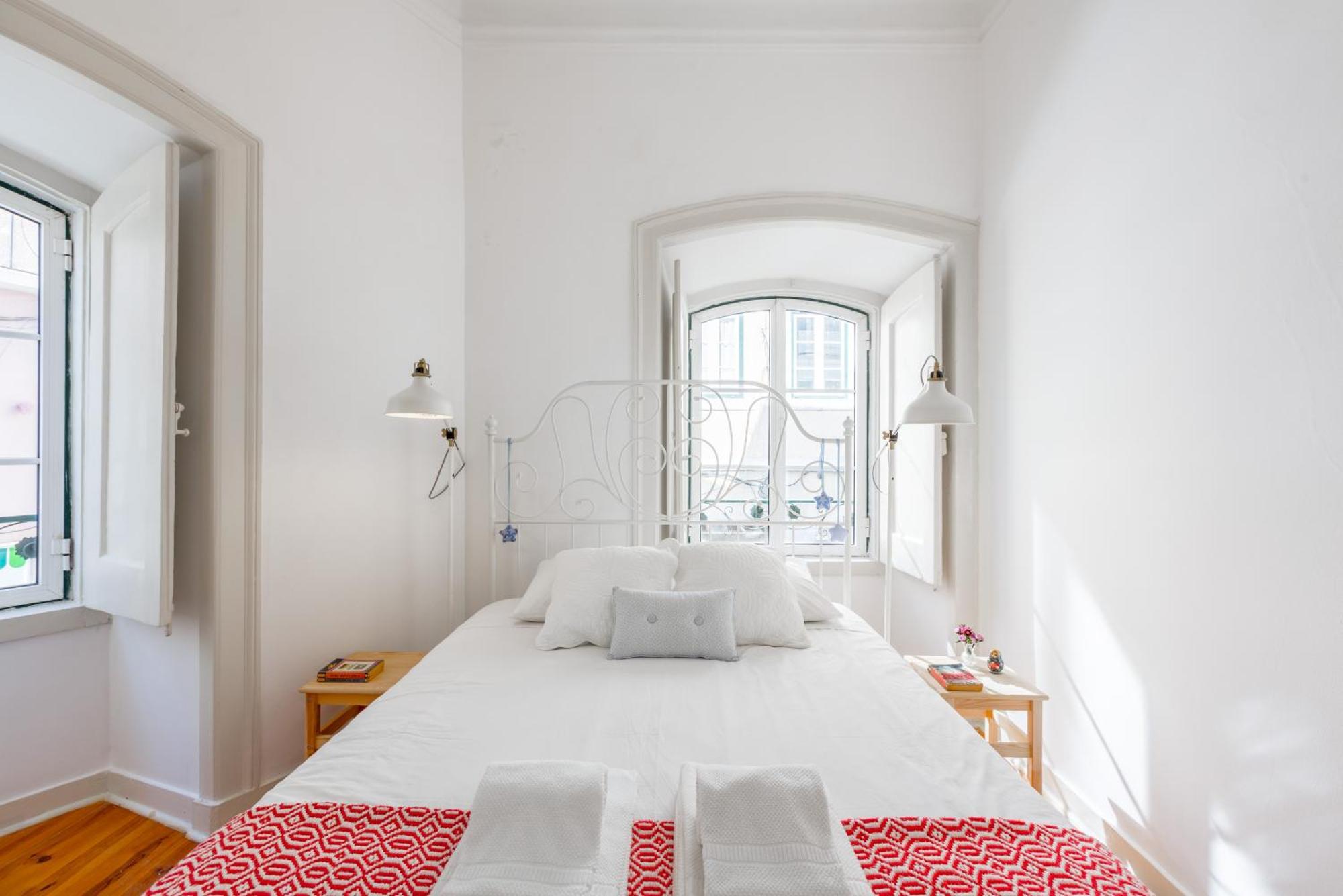 Spacious, Bright And Sunny Apartment, By Timecooler Lizbona Zewnętrze zdjęcie
