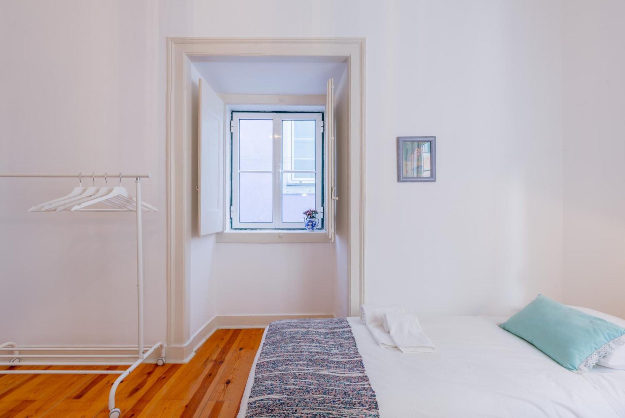 Spacious, Bright And Sunny Apartment, By Timecooler Lizbona Zewnętrze zdjęcie